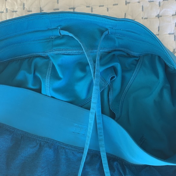 Men’s Lululemon Running Shorts in Blue - Picture 3 of 3